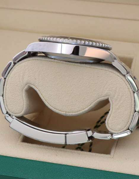 Rolex Submariner 124060